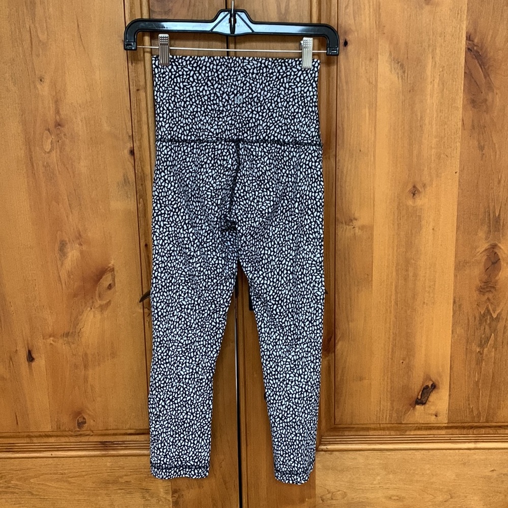 LULULEMON yoga leggings